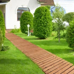 Tangkula 8' Weather-Resistant Straight Hardwood Pathway Roll Out Fir Wood Garden Walkway With Non-Slip Surface 17"/22"